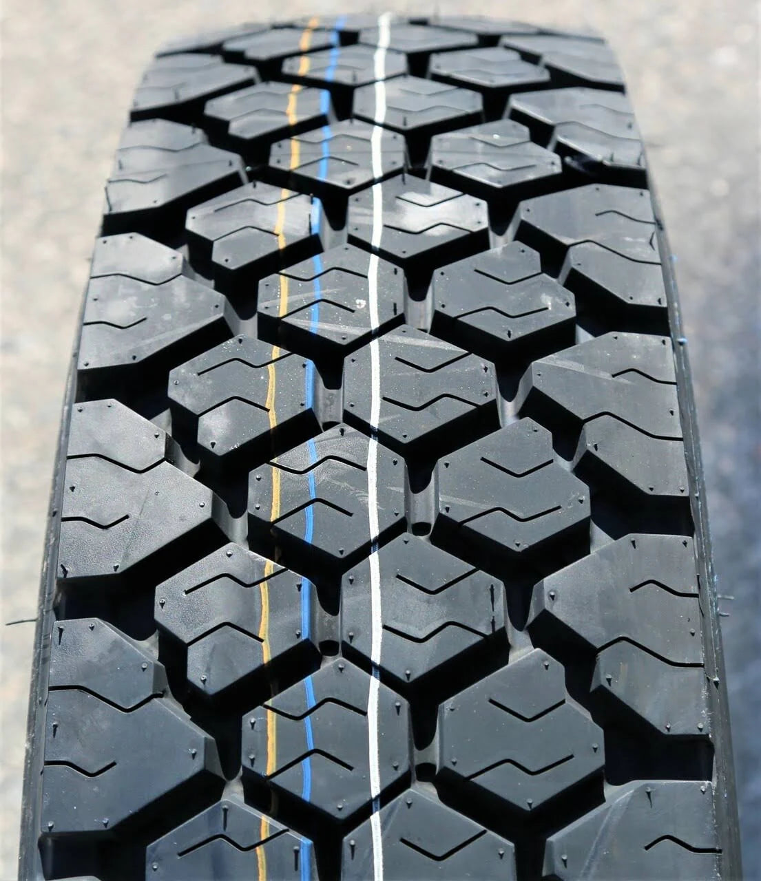 245/70R19.5 135/133M Tire T72482