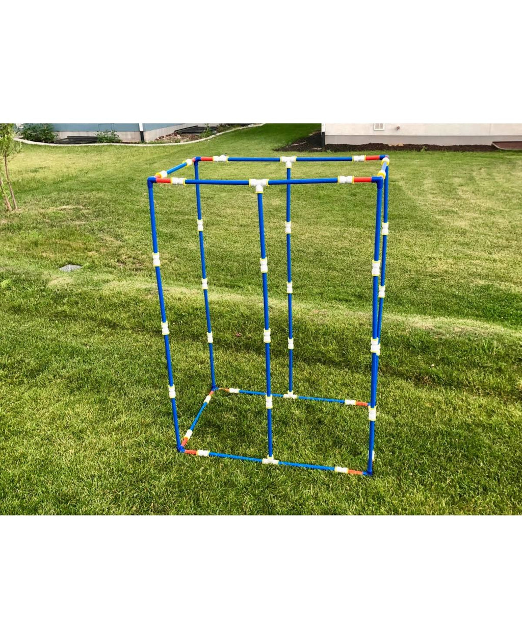 Medium Sprinklers System Set with Poles and Hose O307867