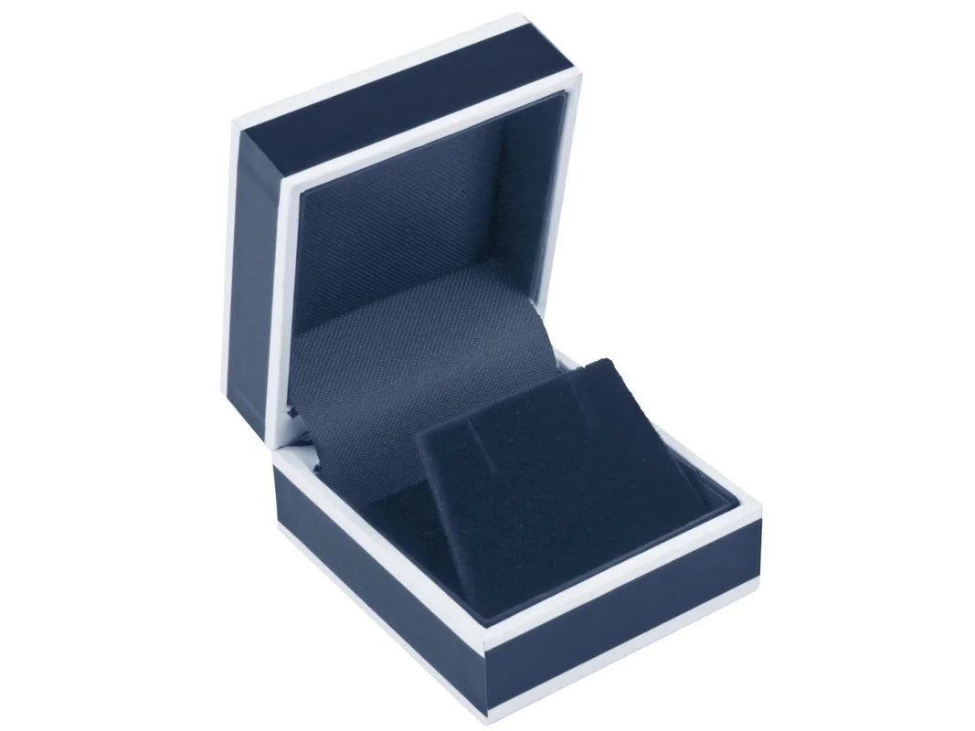 18K White Gold Stud Earrings Z32152