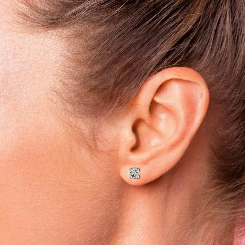 18K White Gold Stud Earrings Z32152