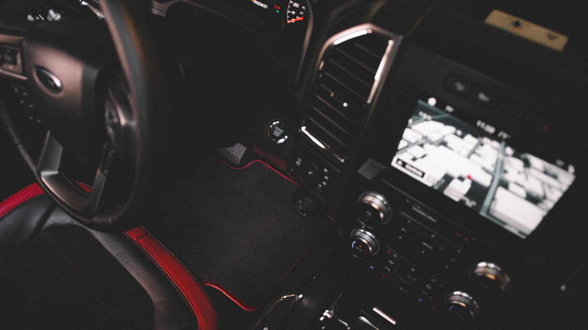 Black with Red Edging Carpet Car Mats Q42624