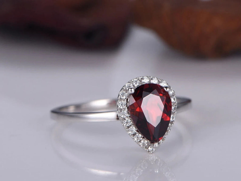 14k White Gold Pear Shaped Garnet Ring L617061