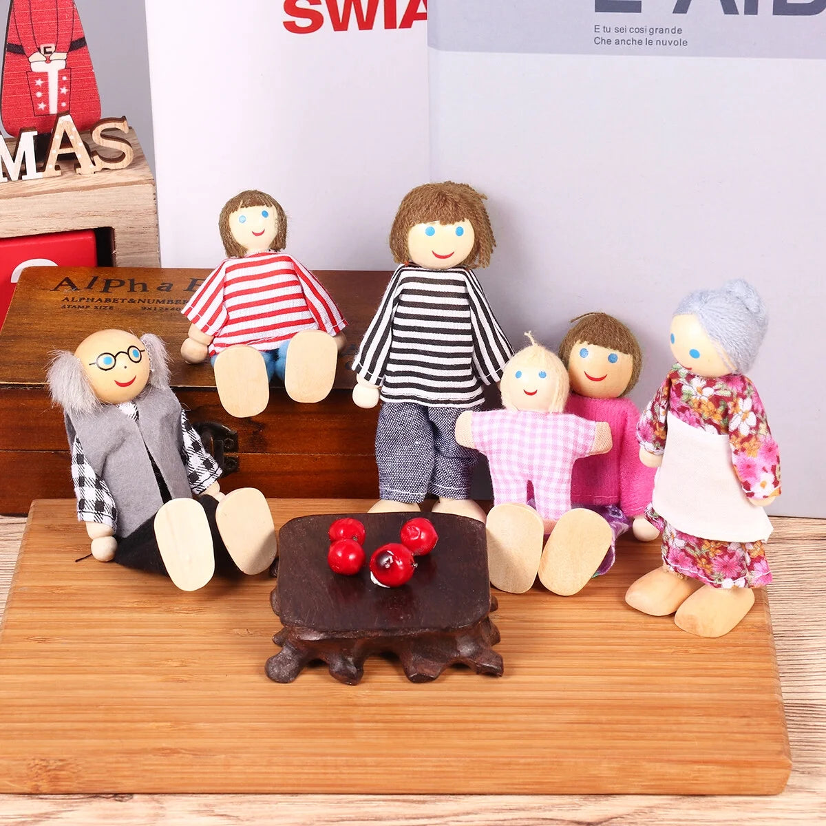 Wooden Dolls Playset Set of 7 People Q483249