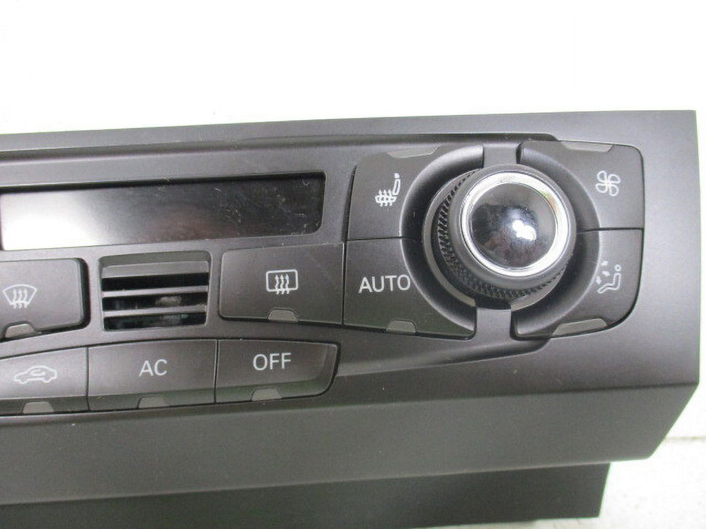 Pre-Owned Dual Auto Temperature Control with Heated Seats H62127